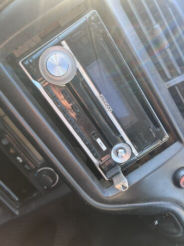 магнитола ist: Автомобильная магнитола Kenwood - Форм‑фактор: 2DIN - Лицевая панель