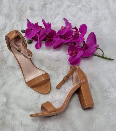 Sandale: 36-41 1700 — 8