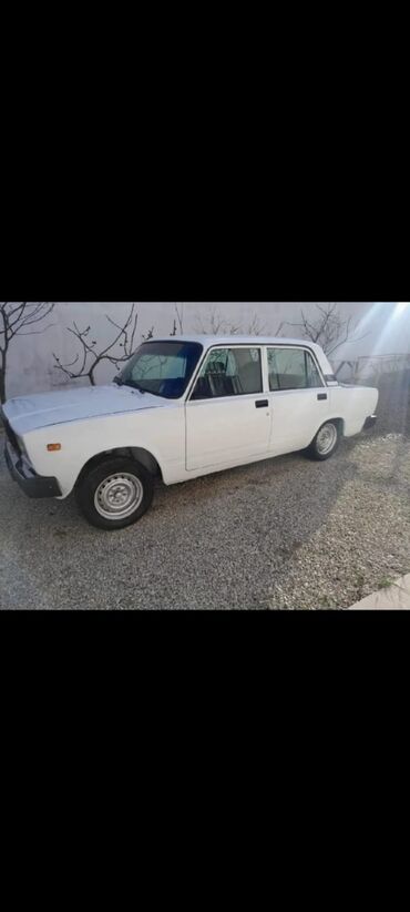 VAZ (LADA): 07 satilir.İli 2000.butun senedleri qaydasindadi. Nəğd qiyməti