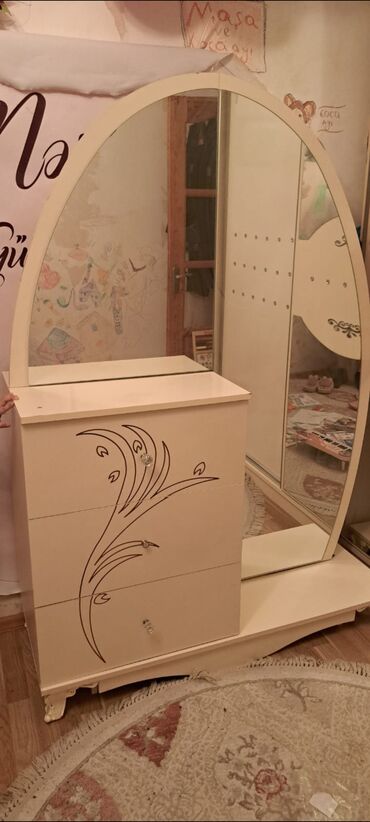 Mətbəx mebeli: İşlənmiş, Termolar, Laminat, Kredit yoxdur, Çatdırılma yoxdur