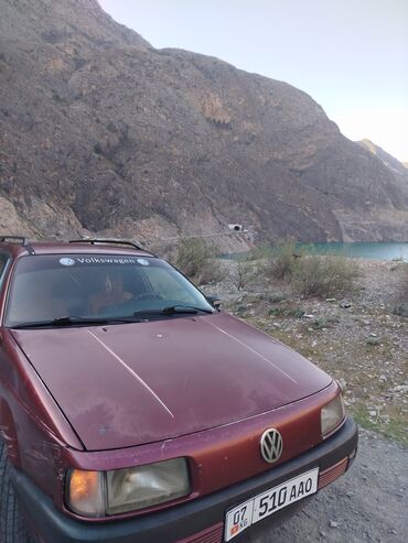ай 40: Volkswagen Passat: 1993 г., 1.8 л, Механика, Бензин, Вэн/Минивэн