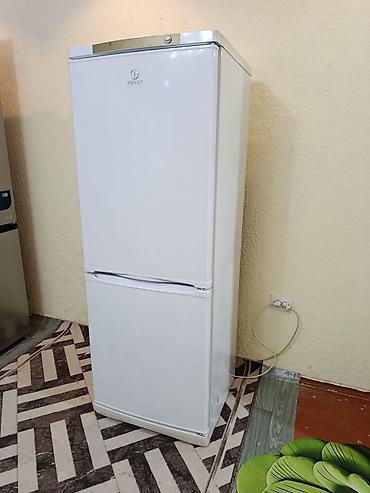микроволновки бу куплю: Холодильник Indesit, Б/у, Двухкамерный, De frost (капельный), 60 * 170 * 60 — 3