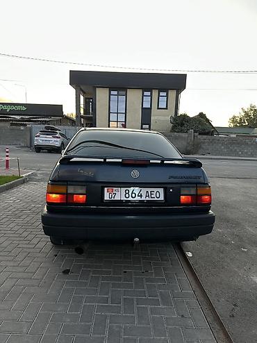 Унаа сатуу: Volkswagen Passat: 1988 г., 1.8 л, Кол менен иштөөчү, Бензин, Седан — 3
