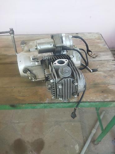 двигатель на велосипед: Moped/motosiklet üçün benzin mühərriki və ötürücü blok 125 kub - Tip — 3