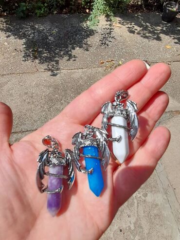 Pendants: Material: Crystal, New