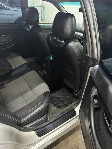 Subaru: Subaru Legacy: 2000 г., 2 л, Автомат, Газ, Седан — 9