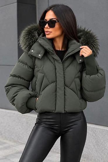 🖤 ŽENSKA ZIMSKA JAKNA Cena 6200 ✨ Moderan model sa bogatim krznom na na lalafo.rs 🖤 ŽENSKA ZIMSKA JAKNA Cena 6200 ✨ Moderan model sa bogatim krznom na