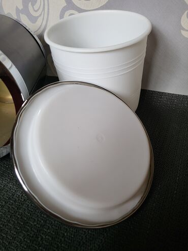 Ostalo posuđe: Posuda (kibla) za led 1960god.+. Posuda za led plastika,metal — 9