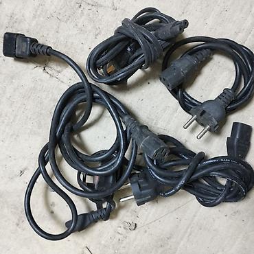 (Hamisini biryerde verem )Müxtəlif növ elektrik adapterləri və qida — 8