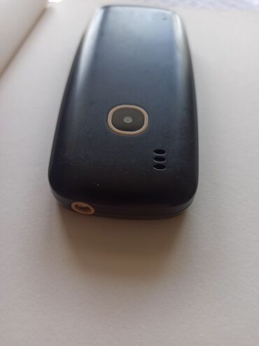 nokia 3: Nokia 3310.yeni kimidi.kamerasi işlekdi.nauşnik yeri var .flaşh var.2