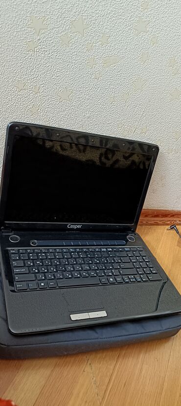 Digər noutbuklar və netbuklar: Intel Core i3, 4 GB, 15.6 "