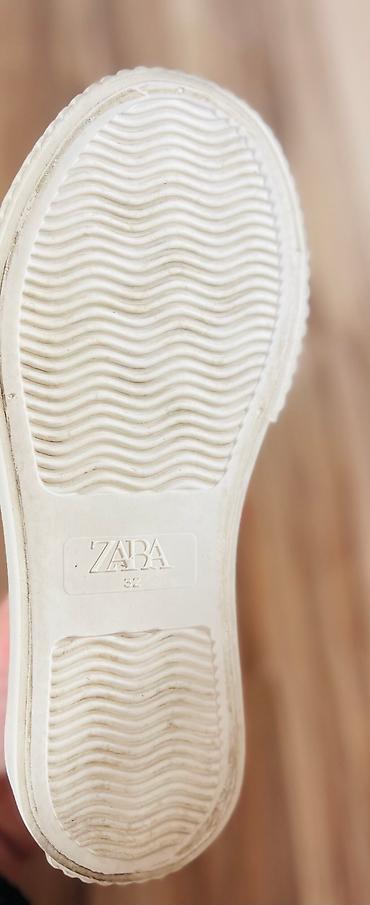 Детская обувь: Zara kids. 32 ölçüdür. 1 dəfə geyinilib. Əla vəziyyətdədir. Dəyərindən — 8
