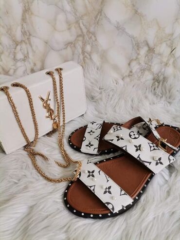 Sandale: Sandale 2200
Kompleti 3500 na lalafo.rs — 4 Sandale: Sandale 2200
Kompleti 3500 — 4