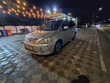 Toyota: Toyota Verso: 2002 г., 2 л, Механика, Дизель, Минивэн