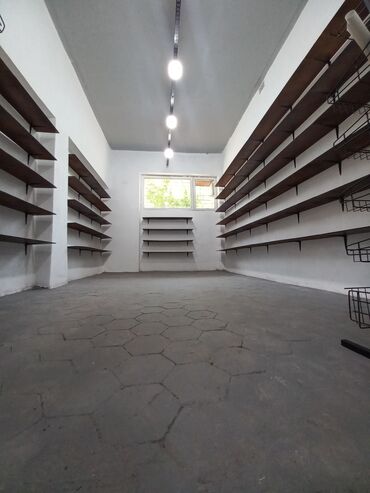 Anbar və emalatxanalar: 5 mertebeli binanin 1ci mertebesi 125kv 6 otaq elave kalidor iki — 4