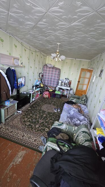 срочно продаю в связи с переездом: 1 комната, 39 м², 104 серия, 5 этаж, Косметический ремонт