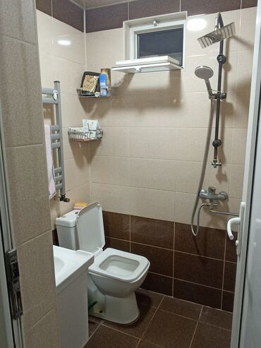 Həyət evləri və villaların satışı: Salam. Lokbatanda 70 metr medeniyyet sarayiyla mesafede, 2 mertebeden — 7