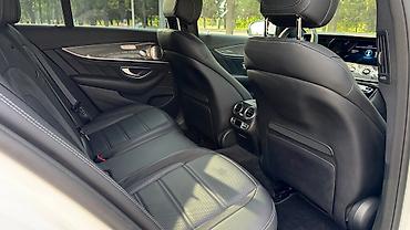 Mercedes-Benz: Mercedes-Benz E-класс AMG: 2020 г., 3 л, Автомат, Бензин, Седан — 10