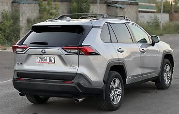 2023: Toyota RAV4: 2023 г., 2.5 л, Гибрид — 6