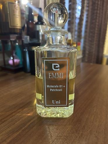 crystal patchouli: EMMI “Molecule 01 + Patchouli” – uniseks niş ətir - Tərkib və — 1