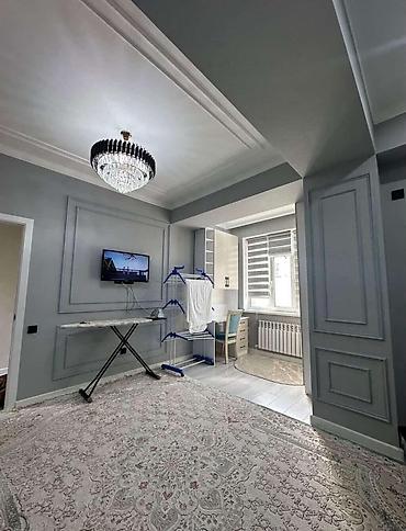 studio apartment: 1‑комнатная квартира с современным ремонтом и мебелью. - Спальня с — 4