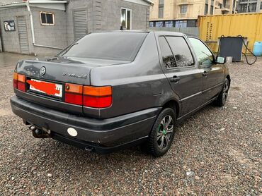 Volkswagen: Volkswagen Vento: 1992 г., 1.8 л, Механика, Бензин, Седан