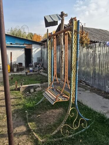 Журнальные столы: Низкий деревянный стол-платформа/тахта. - Материал каркаса: массив — 9