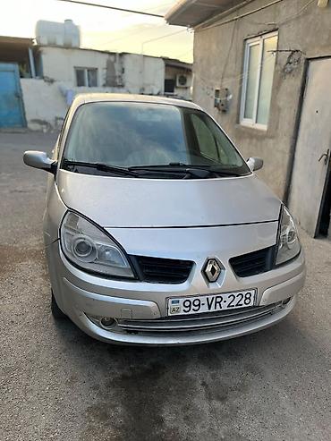 kia ceed ekran: Renault Scenic (gümüş rəng), kompakt monovolumen. Xüsusiyyətlər: - — 9