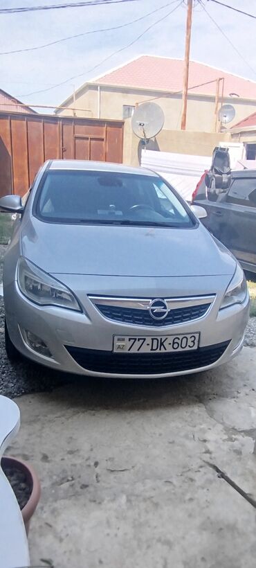kvadrasikl satışı: Opel Astra: 1.4 л | 2010 г. 192000 км Хэтчбэк