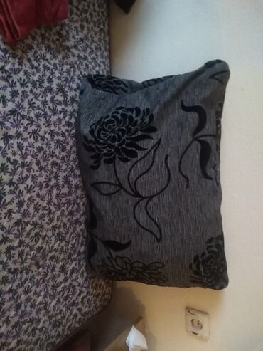 Jastuci: Dekorativni jastuk na lalafo.rs — 4 Jastuci: Dekorativni jastuk — 4