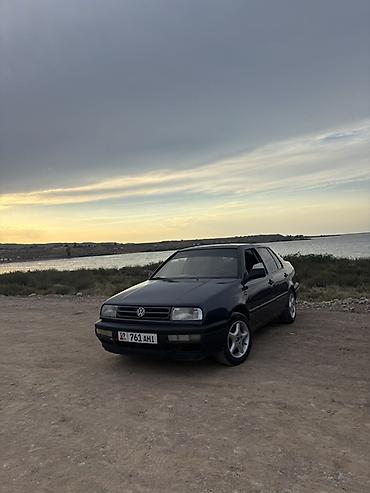 дэу матиз 1: Volkswagen Vento: 1992 г., 1.8 л, Кол менен иштөөчү, Бензин, Седан — 1