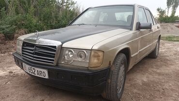 бу авто в кредит без первоначального взноса рядом просп. жибек жолу, бишкек: Классический седан Mercedes-Benz 190 (W201) золотистого цвета с черным