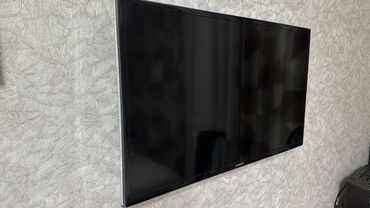 телевизор смарт тв 42 дюйма: Телевизор Samsung с плоским экраном черного цвета. Модель UE32F6400AW