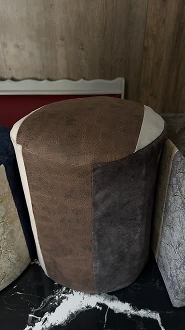 loft masa: Mebel dəsti – mərmər naxışlı qəhvə masası və yumşaq puflar - Masa — 3