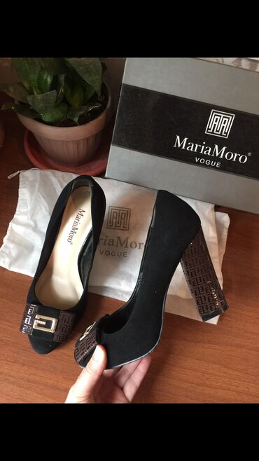 замшевые туфли на каблуках: Туфли Maria Moro, 36, цвет - Черный