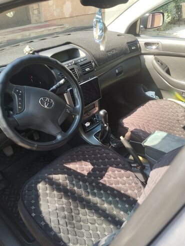 тайота авенсис автомат: Автомобиль Toyota Avensis в цвете "серый металлик" с кузовом седан