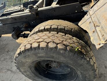 Yük maşınları: Yük maşını – GAZ (kabinə və ön hissə klassik GAZ-53/52 tipli), arxa — 4