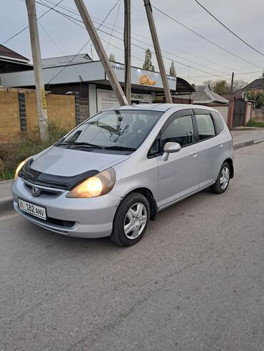 колф 3: Honda Fit: 2002 г., 1.3 л, Вариатор, Бензин, Хетчбек