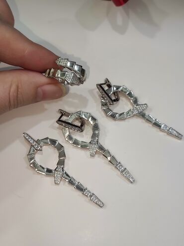серебряный набор кольцо и серьги: Серебряный Набор 925 пробы Дизайн под Карьтие Размеры имеются Цена