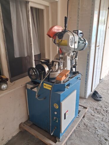 suvaq materiallari: Metal kəsən mişar dəzgahı, sənaye və ya emalatxana şəraitində metal