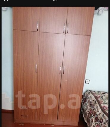 Dolablar: Açılan, 3 qapılı Düz dolab, Dolab-asılqan