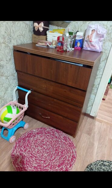 продаю сервант: Кийим үчүн комод, Күзгүсүз, ЛДСП, түсү - Күрөң