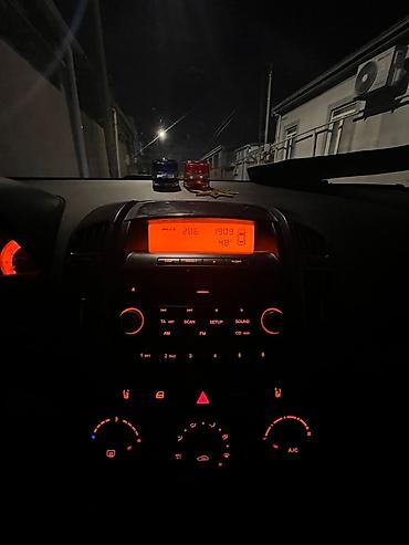 Kia: Kia Ceed: 1.4 l | 2009 il Hetçbek — 19