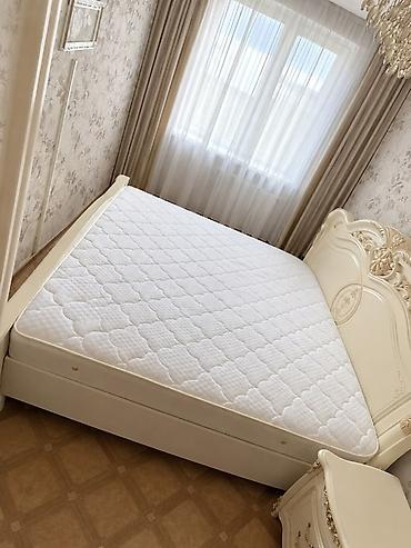 продажа кроватей с матрасом: Спальный гарнитур в классическом стиле, цвет айвори с золочёным — 4