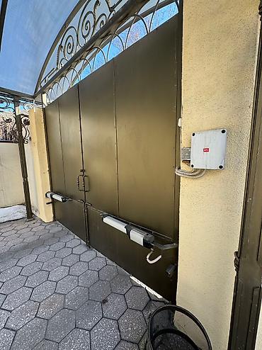 Продажа коттеджей и домов: Продается дом 350 кВ.м 4 сотки7 и более комнат 2 этаж мансарда : 3 — 4