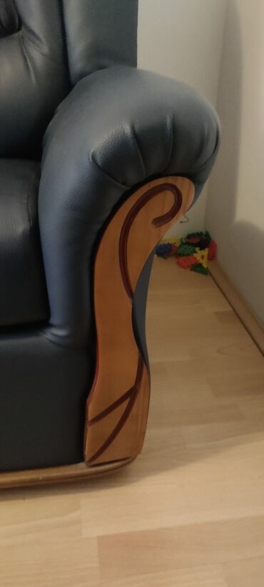 Ostali nameštaj: Na prodaju trosed i dve fotelje, teget boja, trosed je na razvlacenje — 8