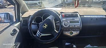 Honda Jazz: 2008 г., 1.4 л, Механика, Бензин, Хэтчбэк