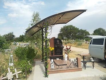 Ритуальные услуги: Облицовка надгробий, Изготовление памятников, Изготовление табличек | Мраморная крошка, Габбро, Металл | Оформление — 12