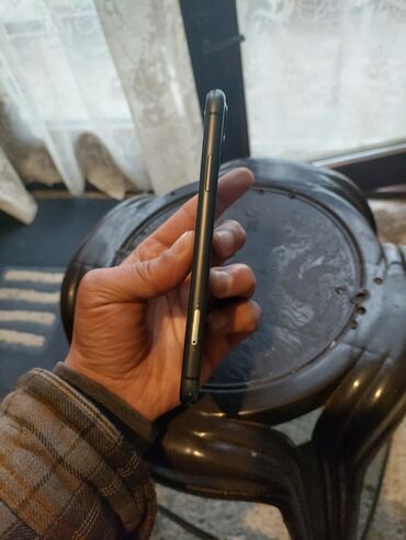 Apple iPhone: Apple iPhone iPhone 11, 64 GB, Crn — 6