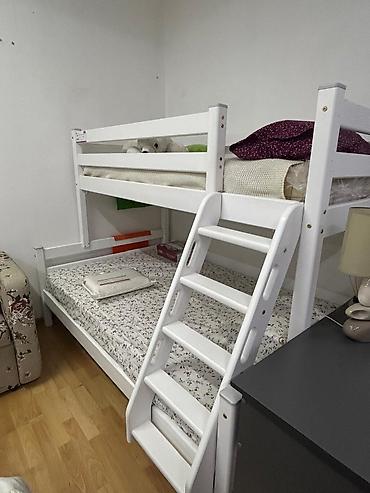 bunk bed: Продаю двухярусную кровать с матрасами (120×200 нижний и 80×200 — 2
